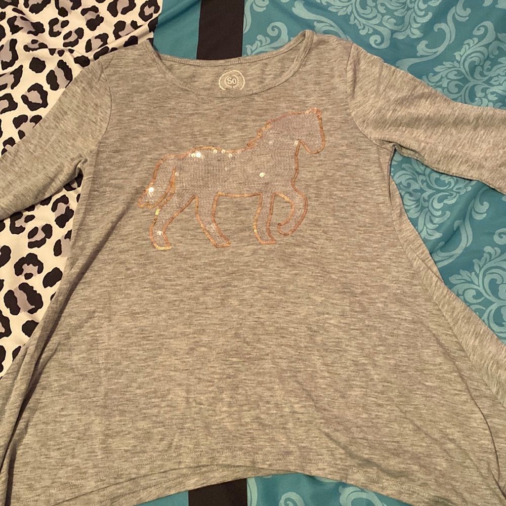 Cute grey long sleeve shirt with sequin horse